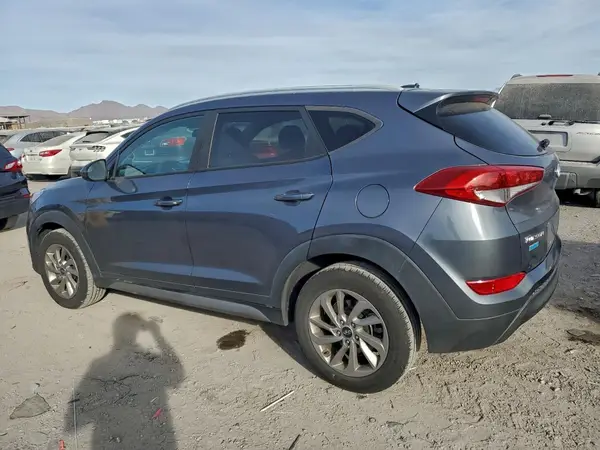 KM8J33A47HU265058 2017 HYUNDAI TUCSON - Image 2