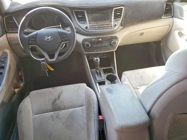 KM8J33A47HU276058 2017 HYUNDAI TUCSON - Image 8