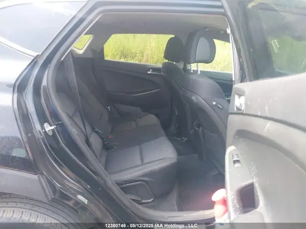 KM8J33A47HU309818 2017 HYUNDAI TUCSON - Image 8