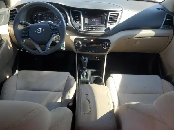 KM8J33A47HU313058 2017 HYUNDAI TUCSON - Image 8