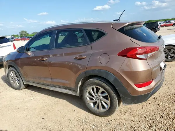 KM8J33A47HU327610 2017 HYUNDAI TUCSON - Image 2