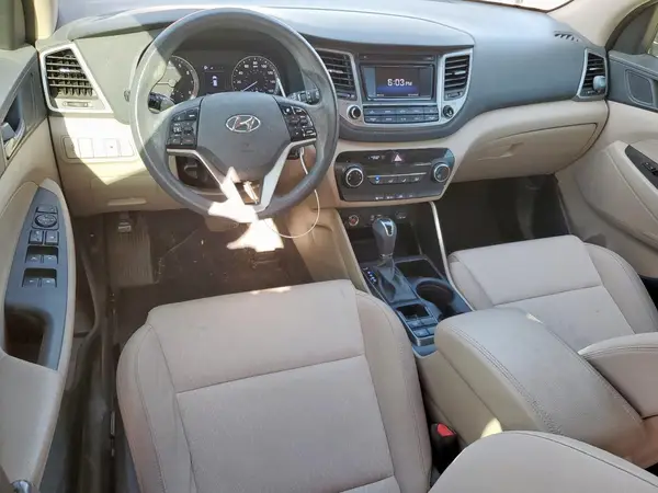 KM8J33A47HU327610 2017 HYUNDAI TUCSON - Image 8