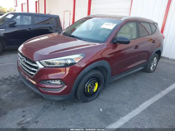 KM8J33A47HU349624 2017 HYUNDAI TUCSON - Image 2