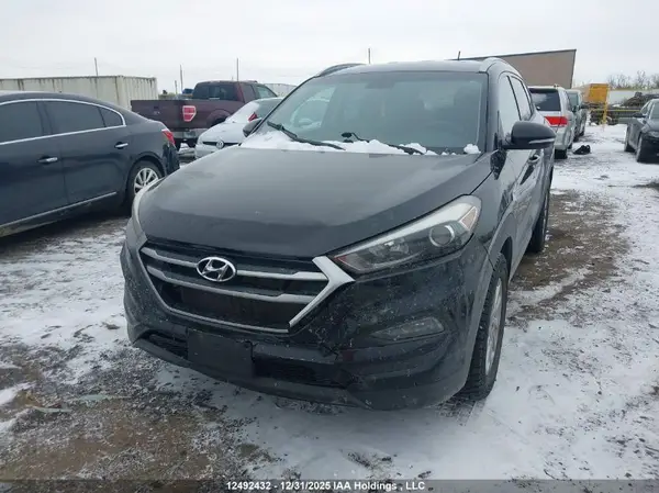 KM8J33A47HU402676 2017 HYUNDAI TUCSON - Image 2