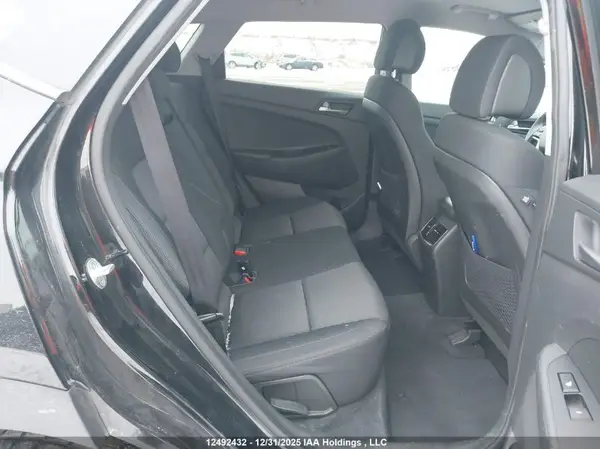 KM8J33A47HU402676 2017 HYUNDAI TUCSON - Image 8