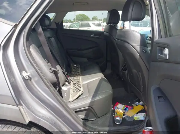 KM8J33A47HU414388 2017 HYUNDAI TUCSON - Image 8