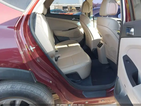 KM8J33A47HU418098 2017 HYUNDAI TUCSON - Image 8
