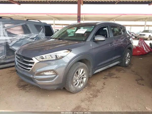 KM8J33A47HU421969 2017 HYUNDAI TUCSON - Image 2