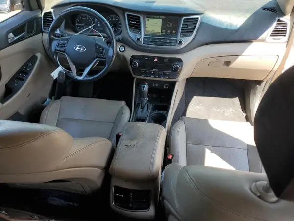 KM8J33A47HU422667 2017 HYUNDAI TUCSON - Image 8