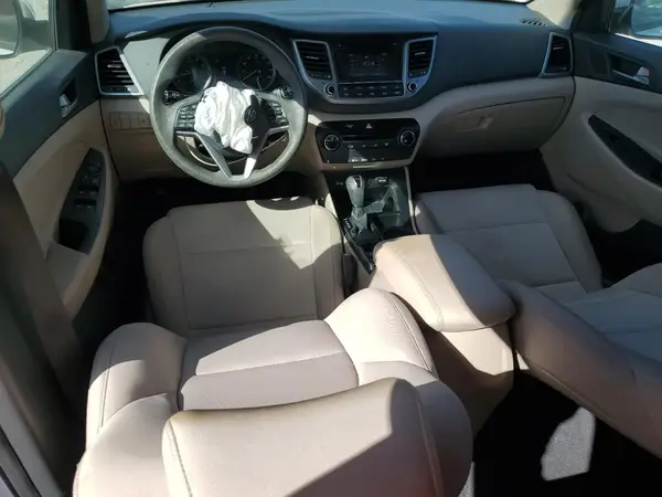 KM8J33A47HU423849 2017 HYUNDAI TUCSON - Image 8