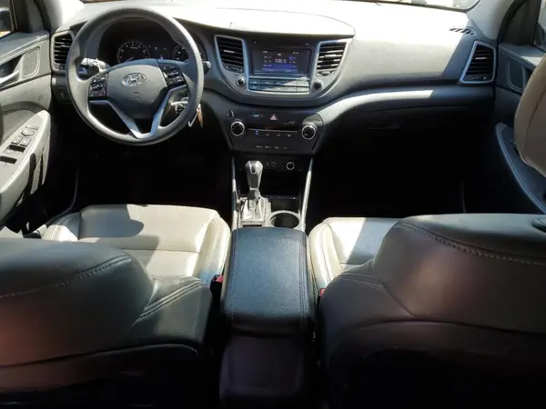 KM8J33A47HU423916 2017 HYUNDAI TUCSON - Image 8