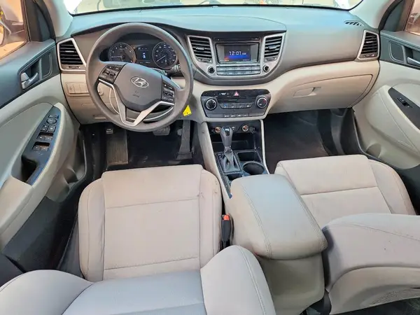 KM8J33A47HU430879 2017 HYUNDAI TUCSON - Image 8