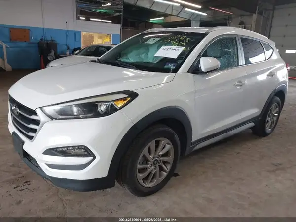 KM8J33A47HU434902 2017 HYUNDAI TUCSON - Image 2
