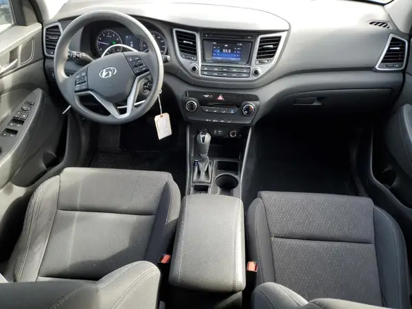 KM8J33A47HU440294 2017 HYUNDAI TUCSON - Image 8