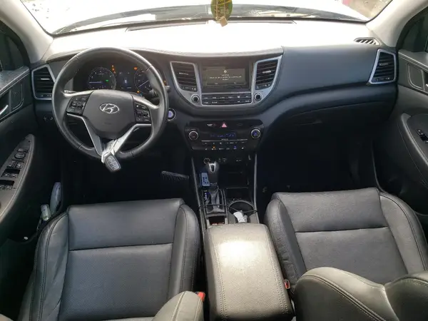 KM8J33A47HU441140 2017 HYUNDAI TUCSON - Image 8