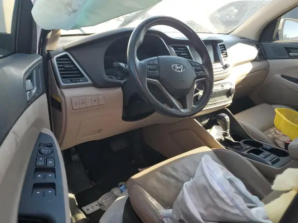 KM8J33A47HU446337 2017 HYUNDAI TUCSON - Image 8