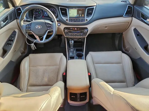 KM8J33A47HU456723 2017 HYUNDAI TUCSON - Image 8