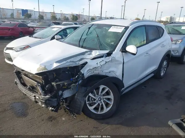 KM8J33A47HU456818 2017 HYUNDAI TUCSON - Image 2