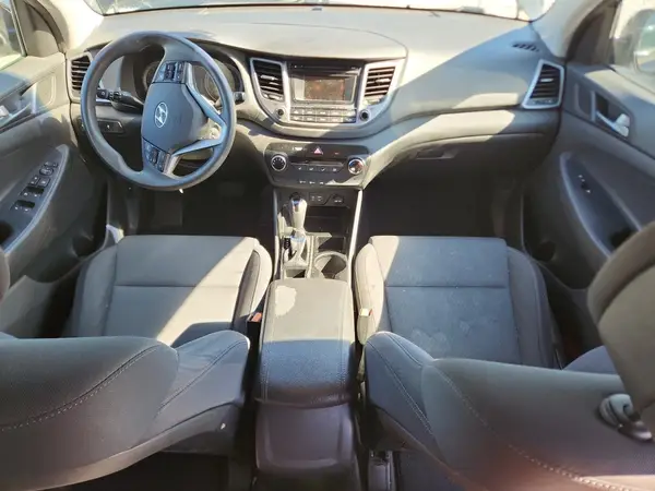KM8J33A47HU464871 2017 HYUNDAI TUCSON - Image 8