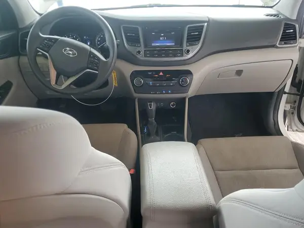 KM8J33A47HU474302 2017 HYUNDAI TUCSON - Image 8