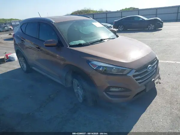 KM8J33A47HU485803 2017 HYUNDAI TUCSON - Image 1