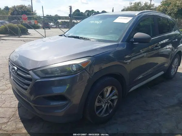KM8J33A47HU487292 2017 HYUNDAI TUCSON - Image 2