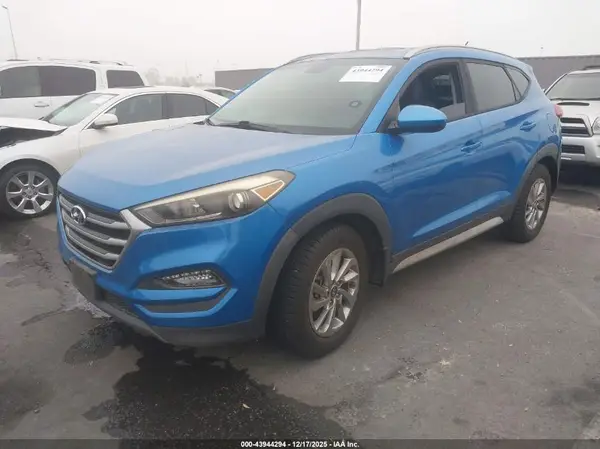KM8J33A47HU489723 2017 HYUNDAI TUCSON - Image 2