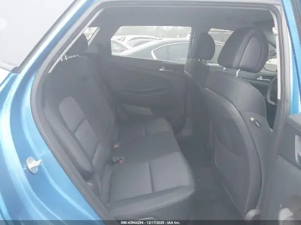 KM8J33A47HU489723 2017 HYUNDAI TUCSON - Image 8