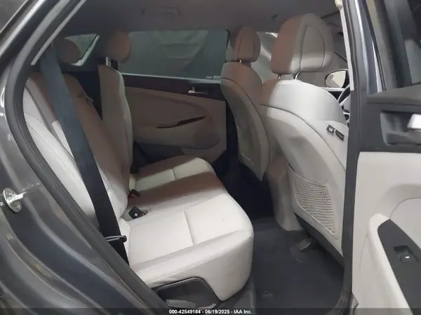 KM8J33A47HU497210 2017 HYUNDAI TUCSON - Image 8