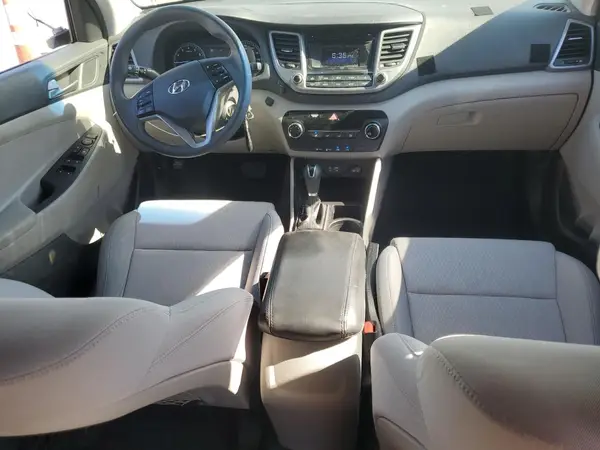 KM8J33A47HU508464 2017 HYUNDAI TUCSON - Image 8