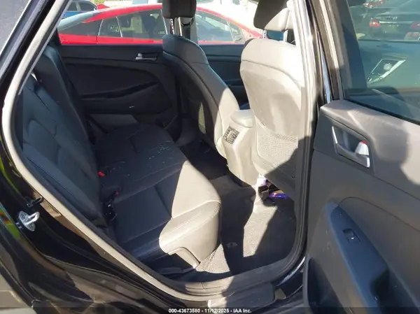 KM8J33A47HU539164 2017 HYUNDAI TUCSON - Image 8
