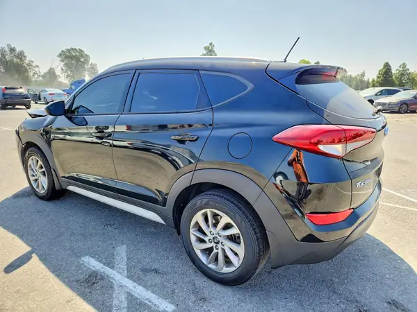 KM8J33A47HU540234 2017 HYUNDAI TUCSON - Image 2