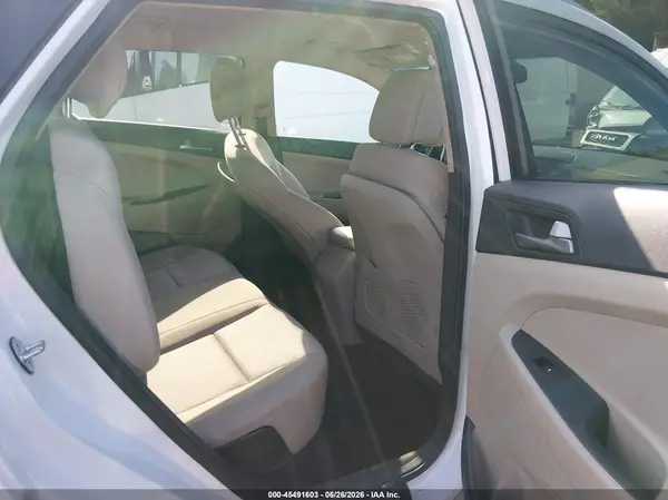 KM8J33A47HU566817 2017 HYUNDAI TUCSON - Image 8