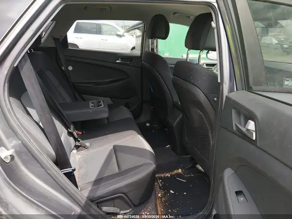 KM8J33A47HU567160 2017 HYUNDAI TUCSON - Image 8