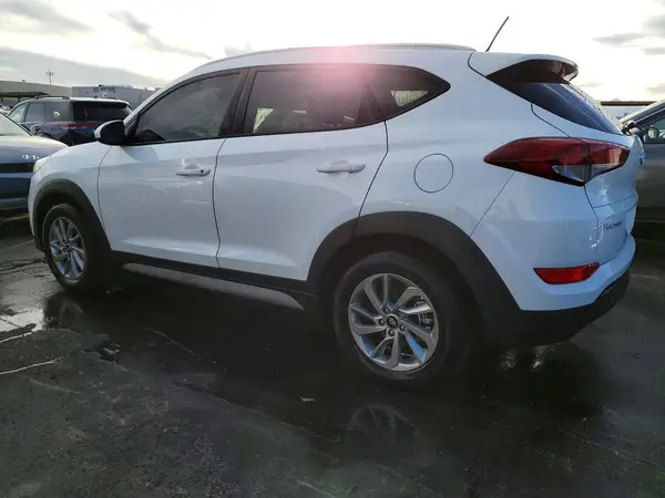 KM8J33A47HU580054 2017 HYUNDAI TUCSON - Image 2