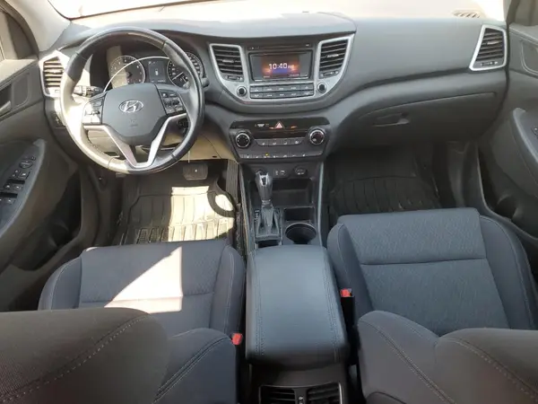 KM8J33A47HU585299 2017 HYUNDAI TUCSON - Image 8