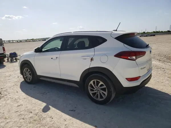 KM8J33A47HU585559 2017 HYUNDAI TUCSON - Image 2