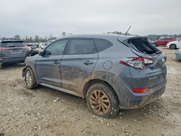 KM8J33A47HU585884 2017 HYUNDAI TUCSON - Image 2