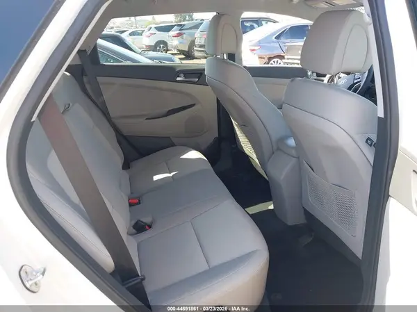 KM8J33A47HU598571 2017 HYUNDAI TUCSON - Image 8