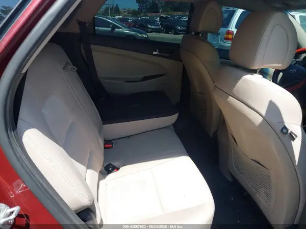 KM8J33A47JU601443 2018 HYUNDAI TUCSON - Image 8