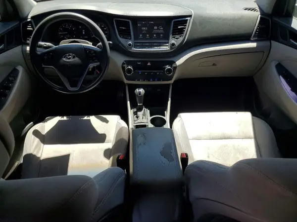 KM8J33A47JU603953 2018 HYUNDAI TUCSON - Image 8