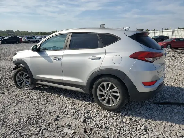 KM8J33A47JU608151 2018 HYUNDAI TUCSON - Image 2