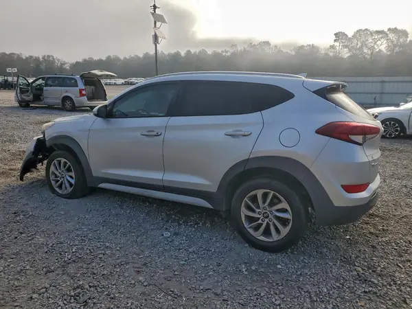 KM8J33A47JU609011 2018 HYUNDAI TUCSON - Image 2
