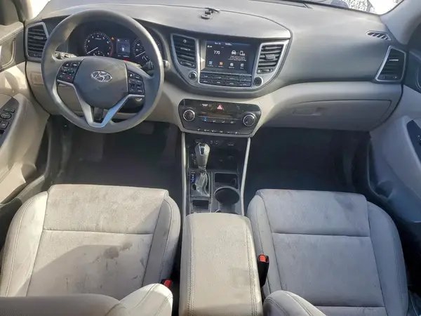 KM8J33A47JU609011 2018 HYUNDAI TUCSON - Image 8