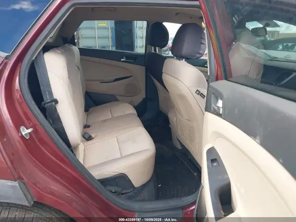 KM8J33A47JU611115 2018 HYUNDAI TUCSON - Image 8