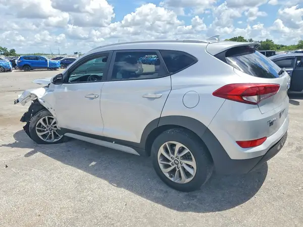KM8J33A47JU613396 2018 HYUNDAI TUCSON - Image 2