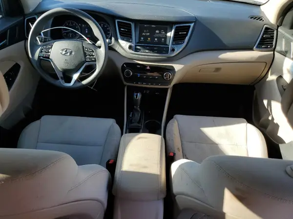 KM8J33A47JU615777 2018 HYUNDAI TUCSON - Image 8