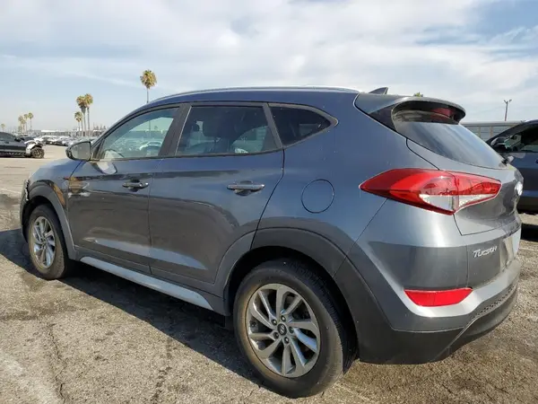 KM8J33A47JU621045 2018 HYUNDAI TUCSON - Image 2