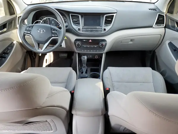 KM8J33A47JU621045 2018 HYUNDAI TUCSON - Image 8