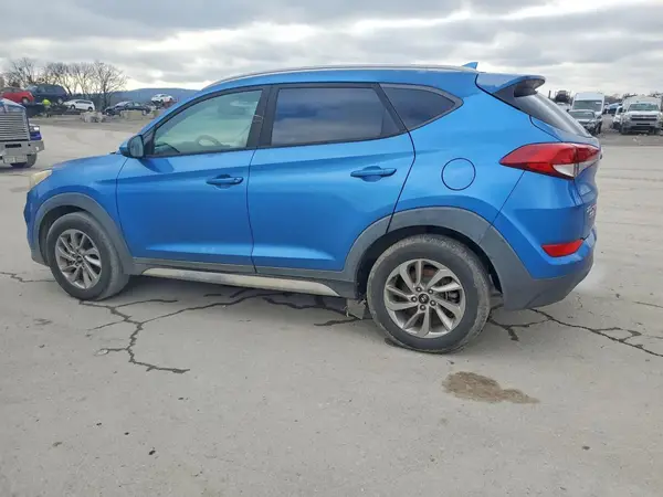 KM8J33A47JU621790 2018 HYUNDAI TUCSON - Image 2